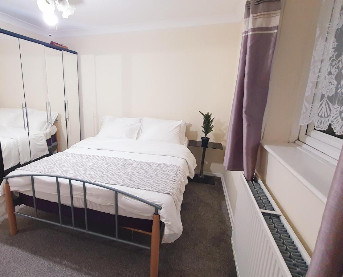1 Bedroom Apartment Close To Slough Train Station Kültér fotó