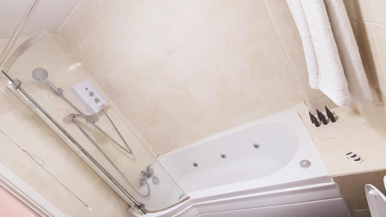 1 Bedroom Apartment Close To Slough Train Station Kültér fotó